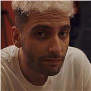 Docente laureato in Filologia, Letterature e Storia dell'Antichità impartisce ripetizioni di Latino